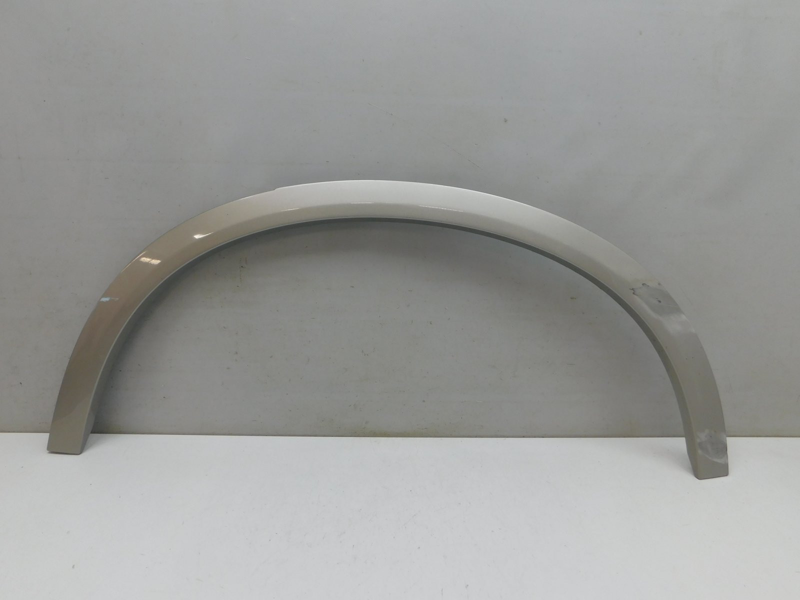 Накладка крыла заднего  левого Volvo XC90 2015>