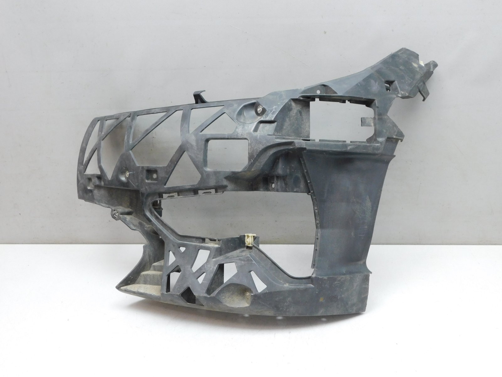 Кронштейн переднего бампера BMW 3-серия G20 2018>