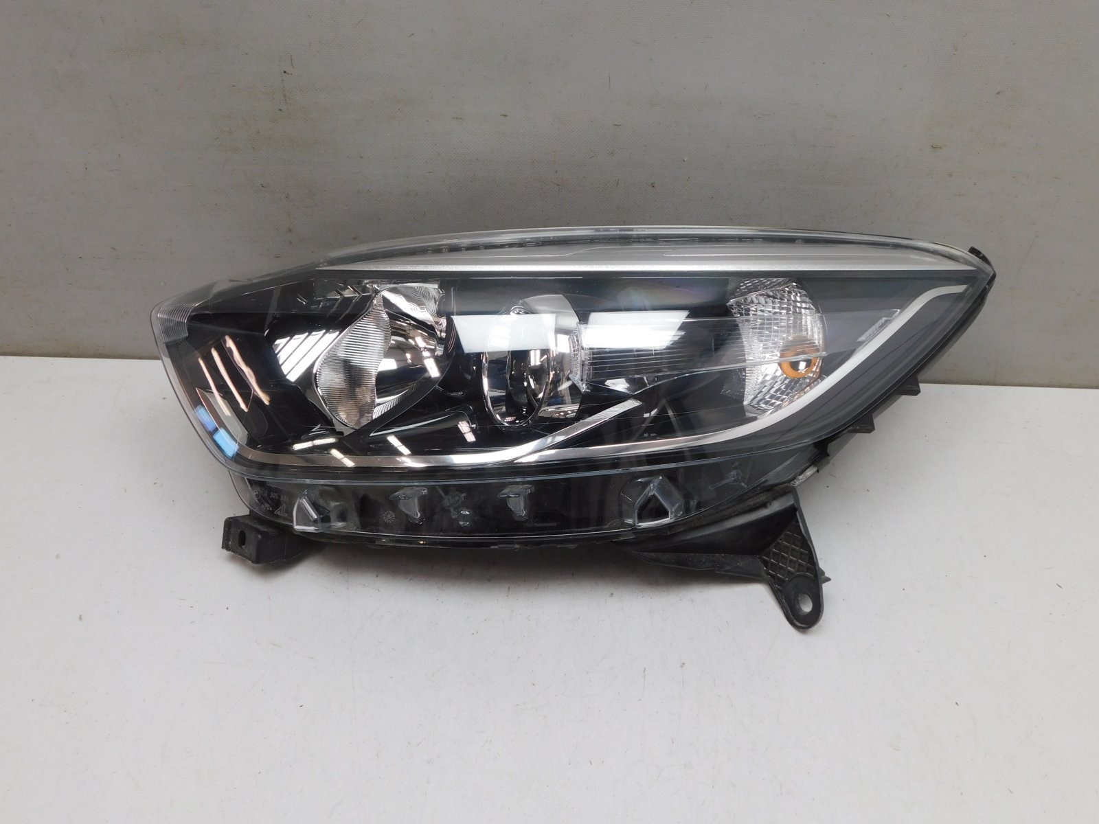 Фара левая Renault Kaptur 2016>