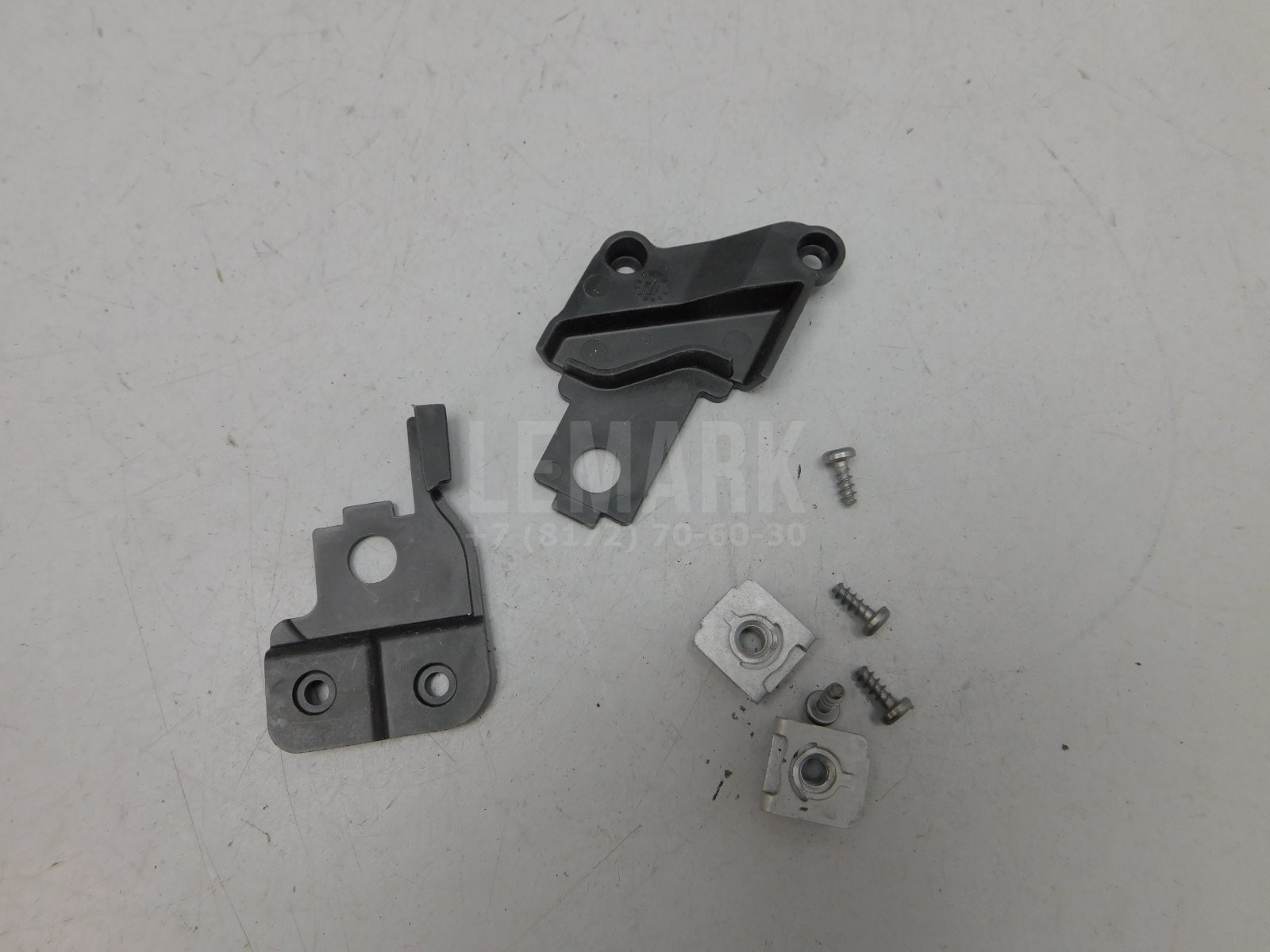 Крепеж фары Volkswagen Tiguan 2007-2017 Volkswagen 5N0998226B