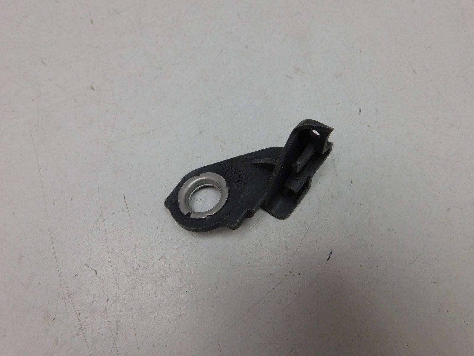 Крепеж фары Volkswagen Golf VI 2009-2013