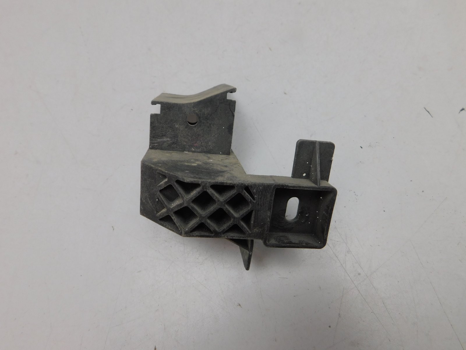 Крепеж фары Opel Zafira B 2005>