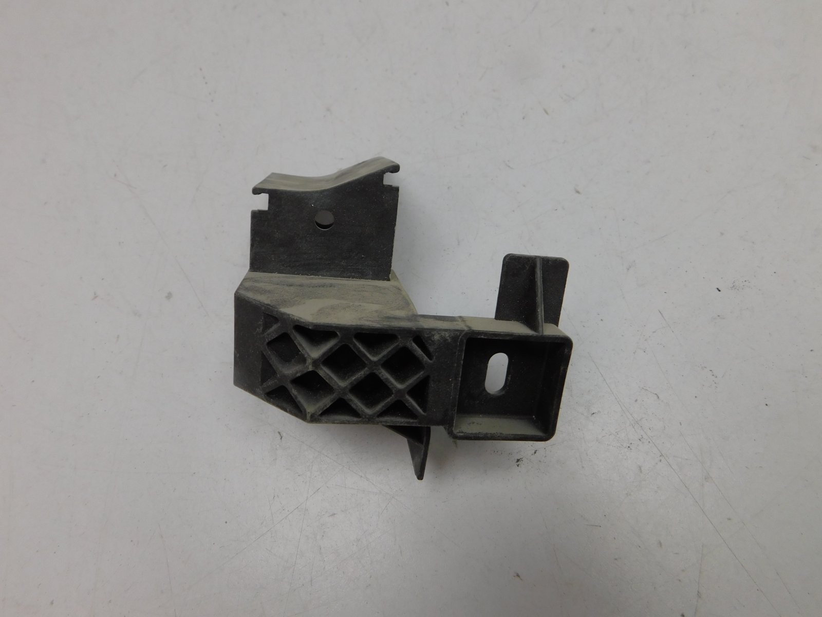 Крепеж фары Opel Zafira B 2005>