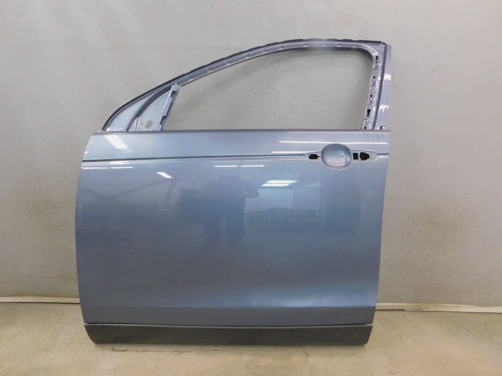 Дверь передняя левая Land Rover Discovery Sport 2014>