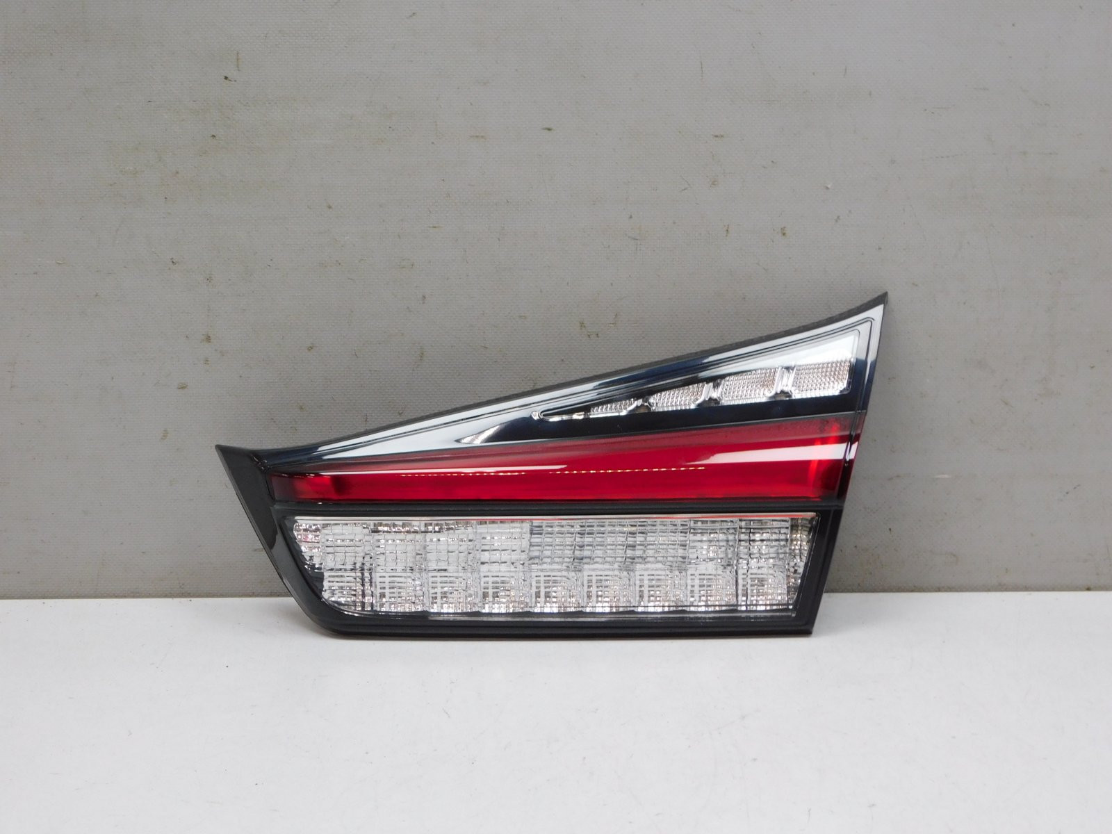 Фонарь задний внутренний правый Mitsubishi ASX 2010>