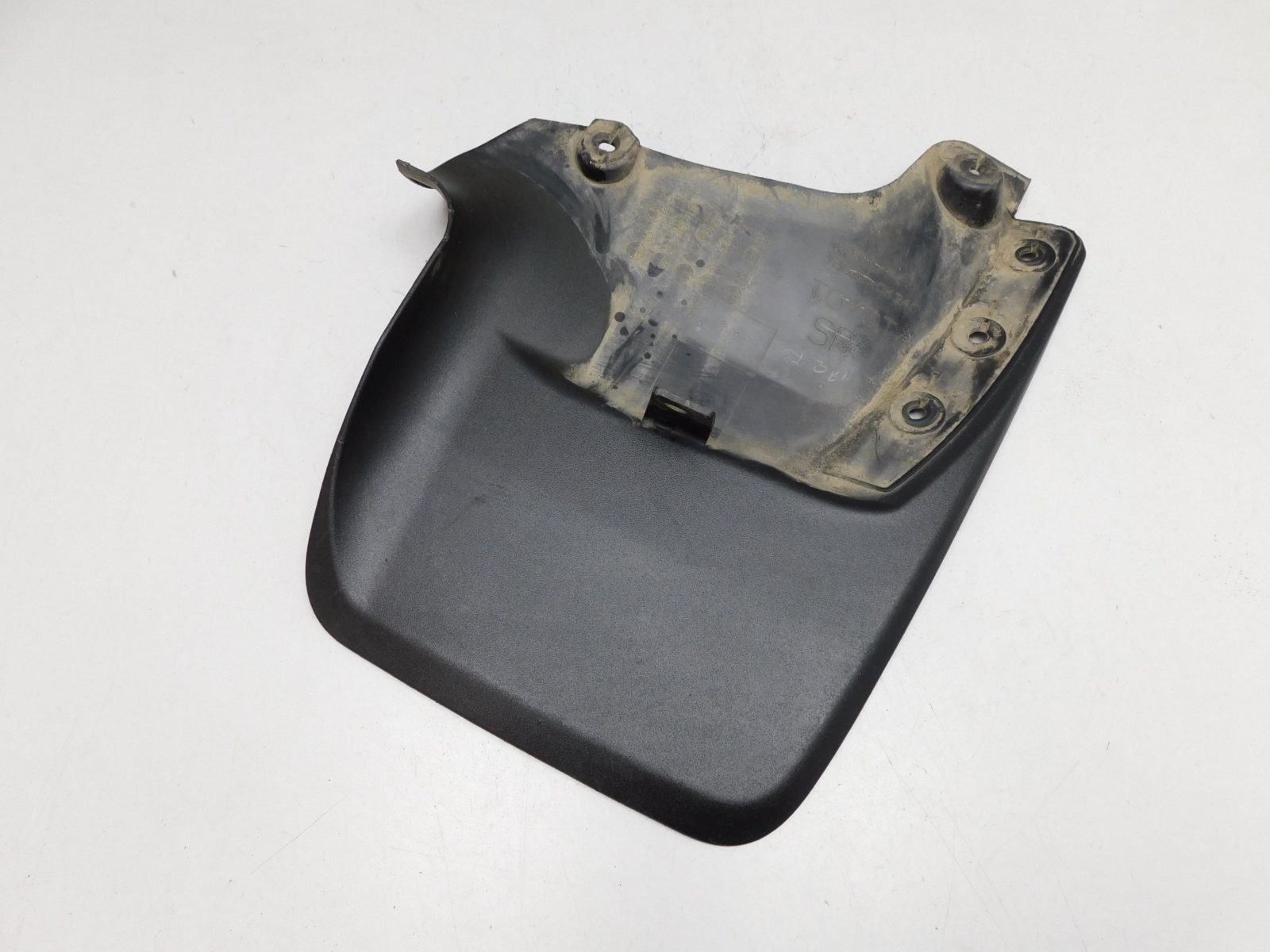 Брызговик задний правый Toyota Fortuner 2015>