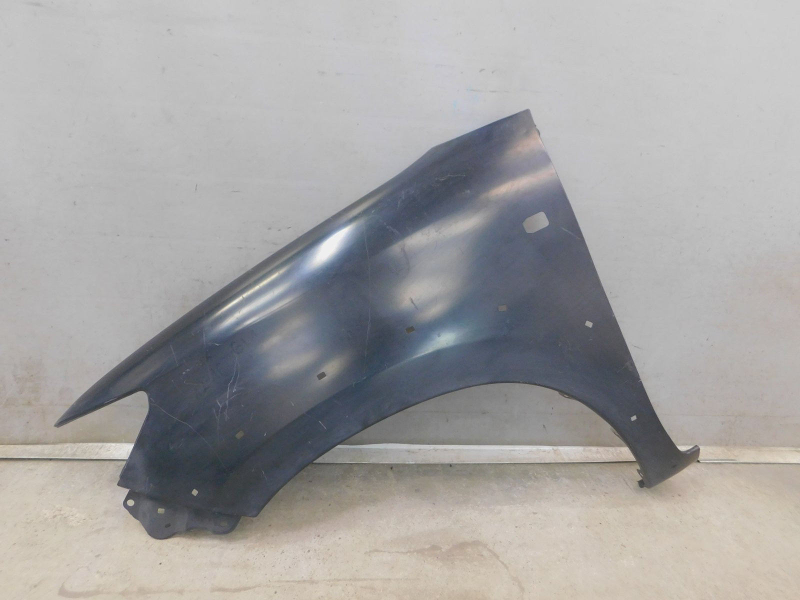 Крыло переднее левое Toyota Hilux 2005-2015