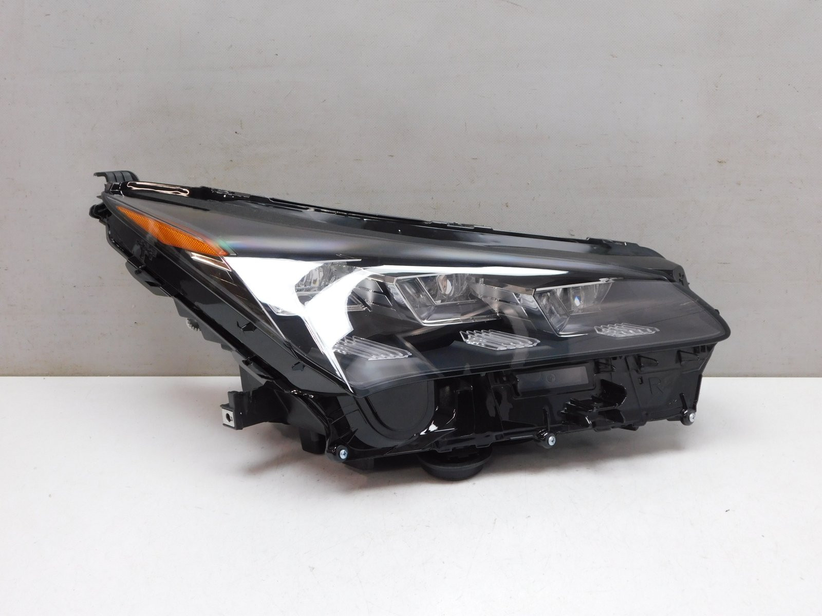 Фара правая Lexus NX 200 2014>