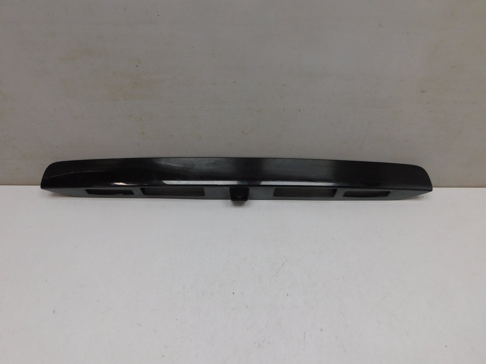 Накладка двери багажника Peugeot Traveller I 2016>