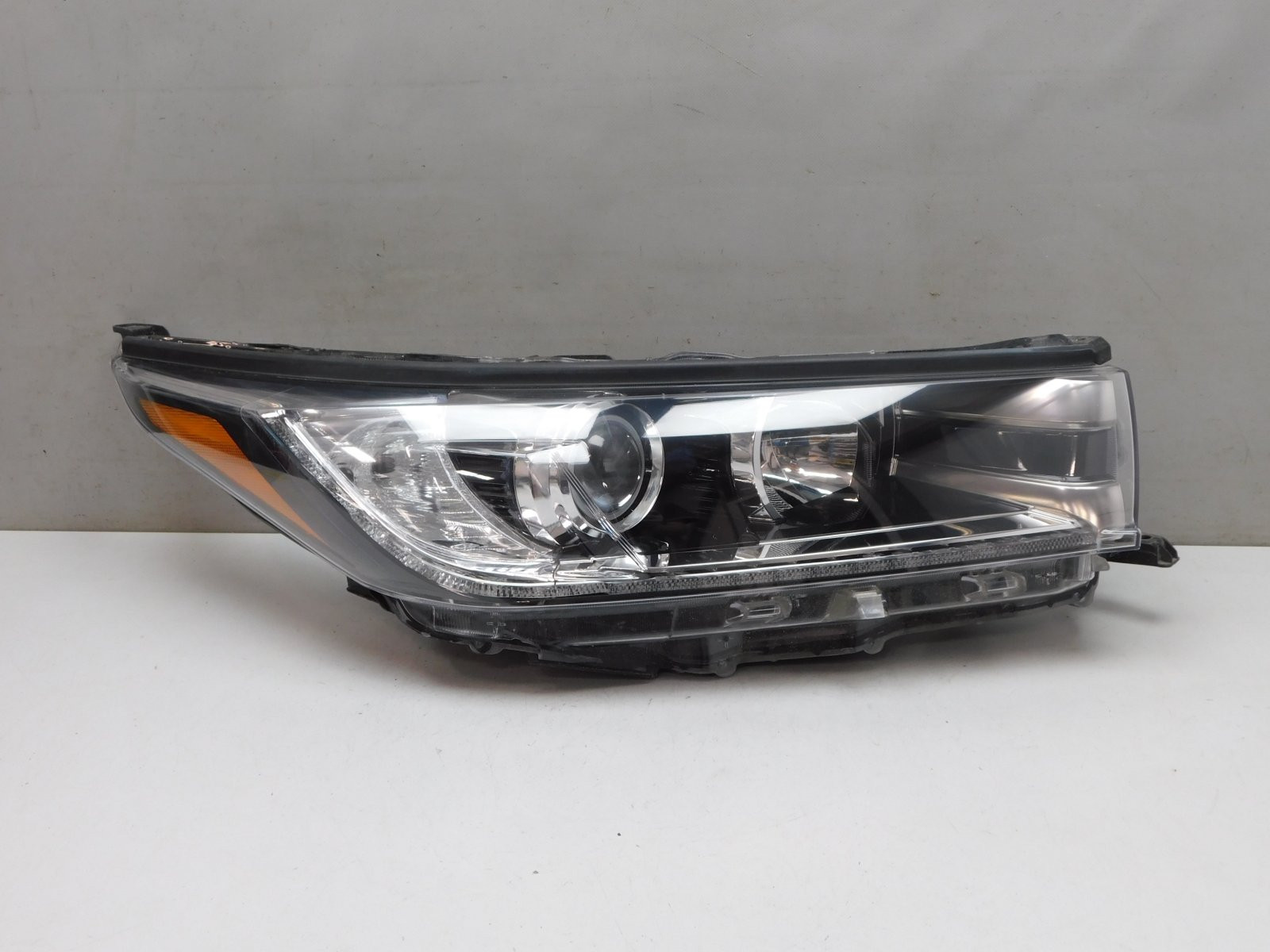 Фара правая Toyota Highlander III 2013>