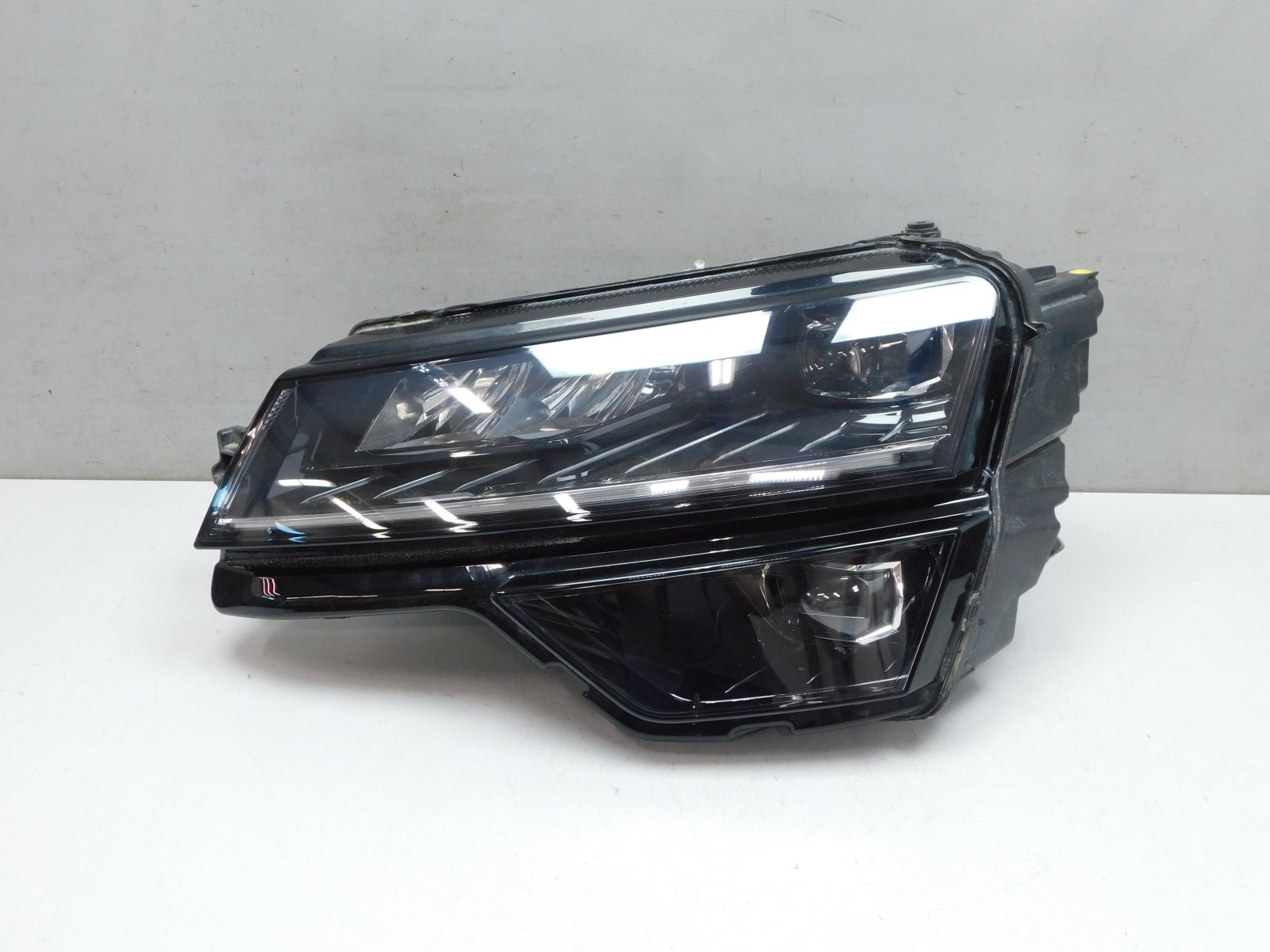 Фара левая Skoda Karoq 2017>