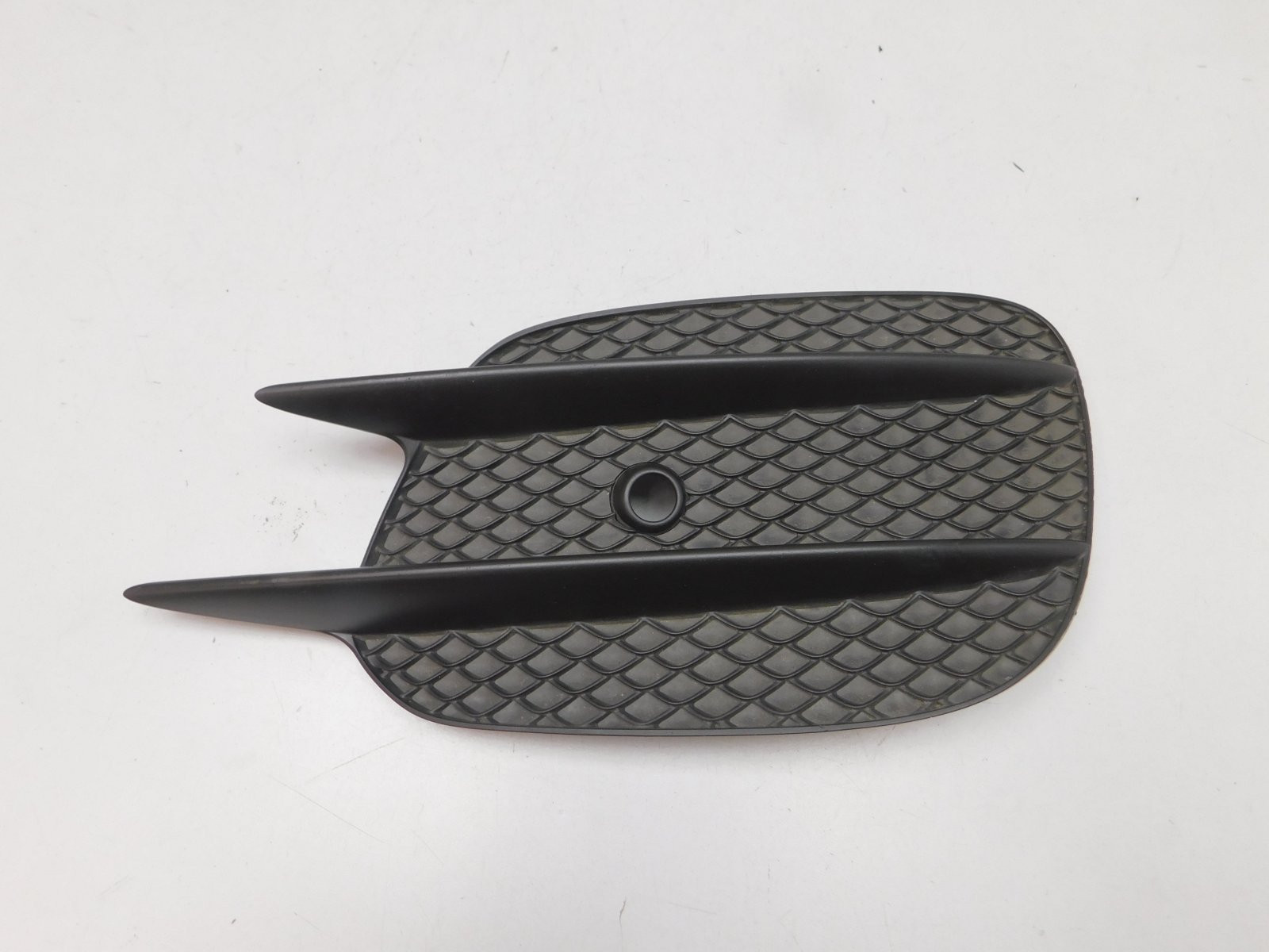 Решетка в бампер правая Mercedes-Benz E-Klasse W213 2016>