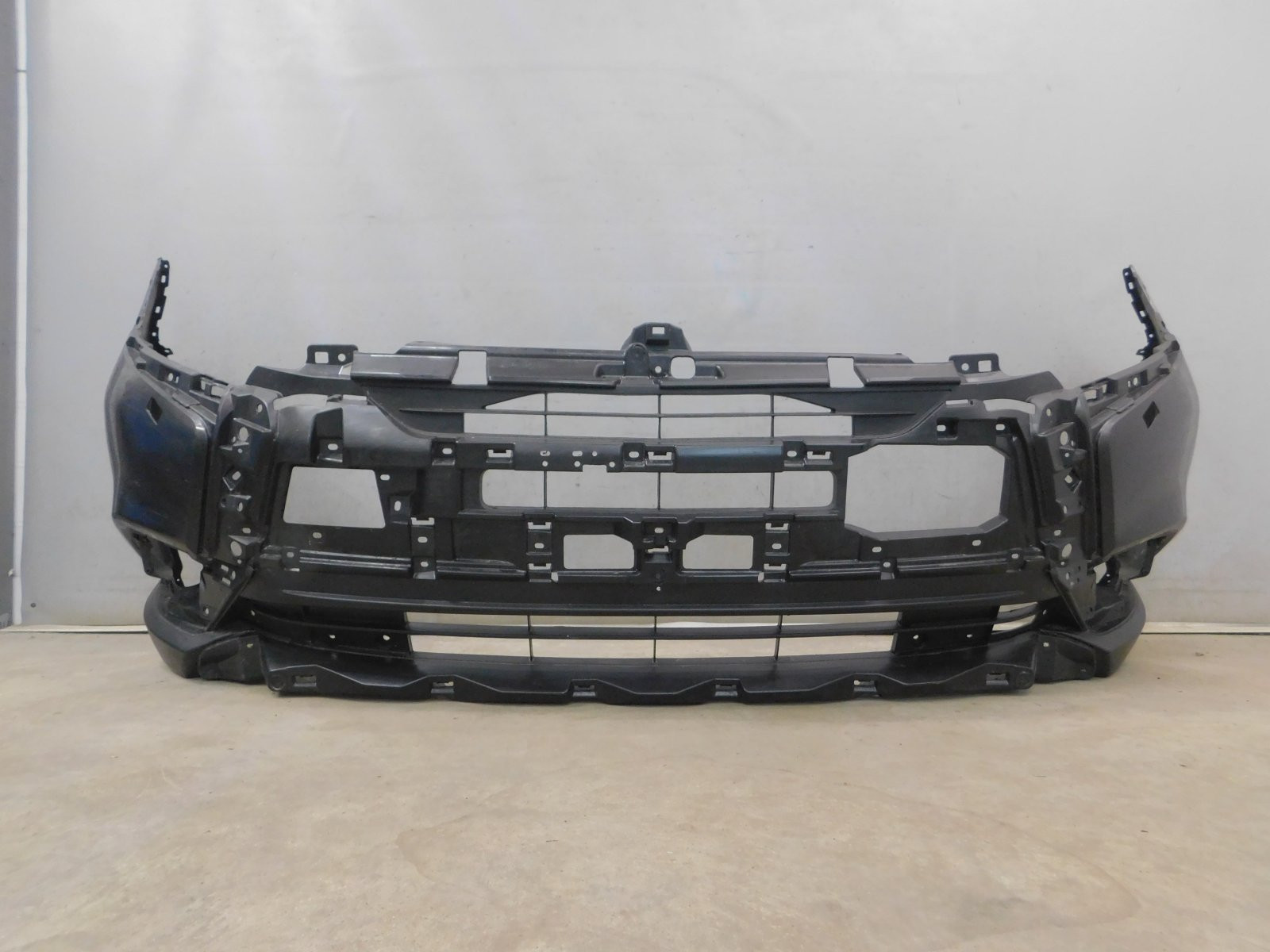 Бампер передний Mitsubishi Outlander 2012>