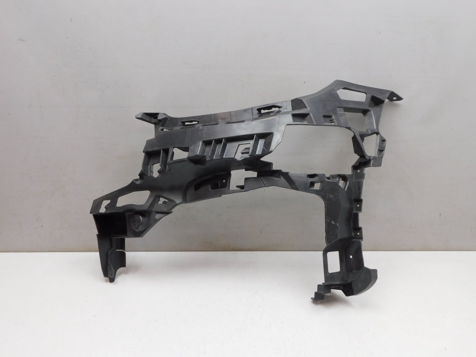 Кронштейн переднего бампера Mercedes-Benz E-Klasse W213 2016>