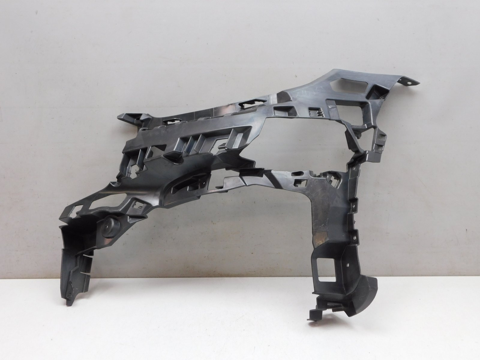 Кронштейн переднего бампера Mercedes-Benz E-Klasse W213 2016>