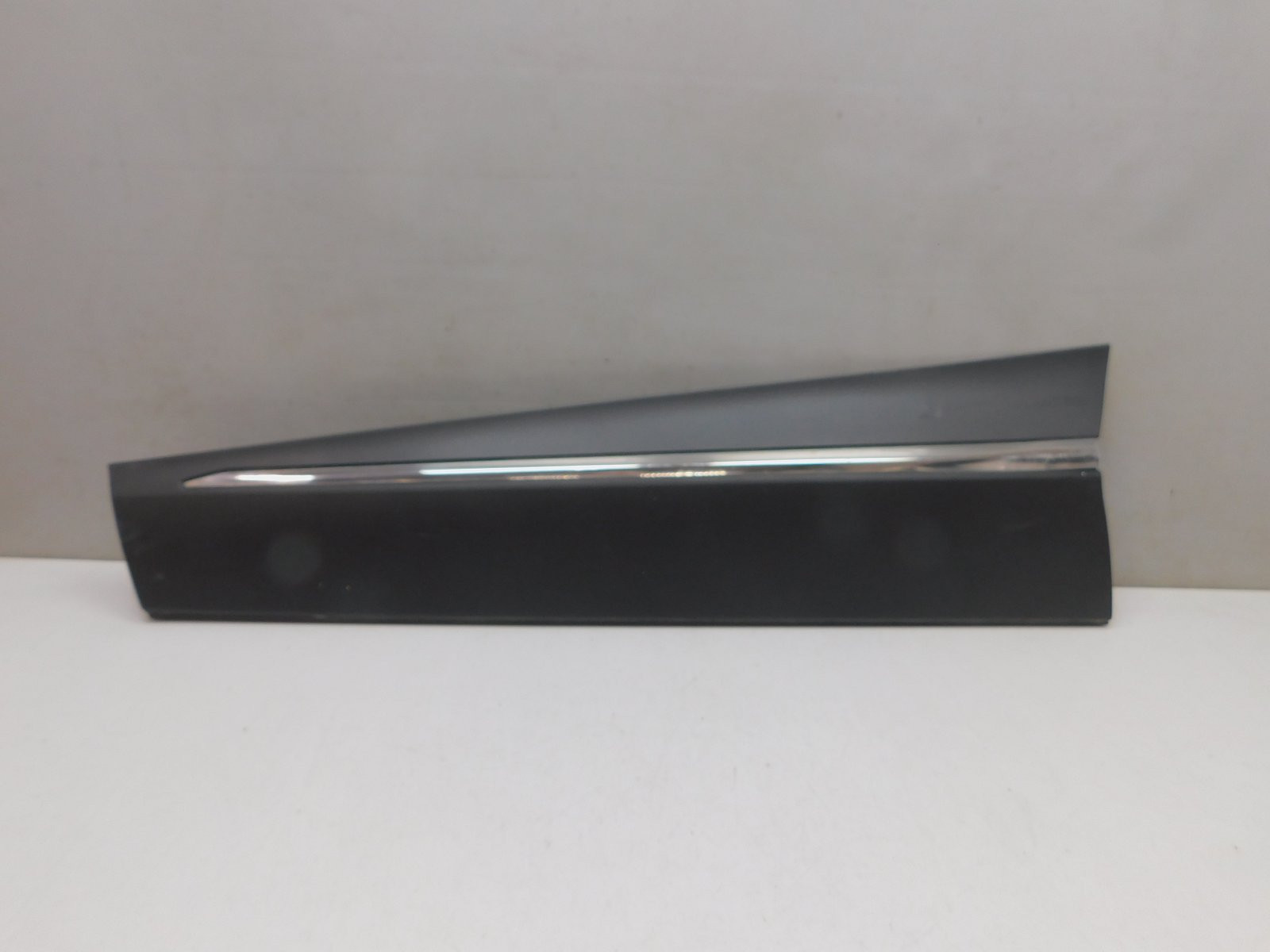 Накладка двери передней левой Renault Kaptur 2016>