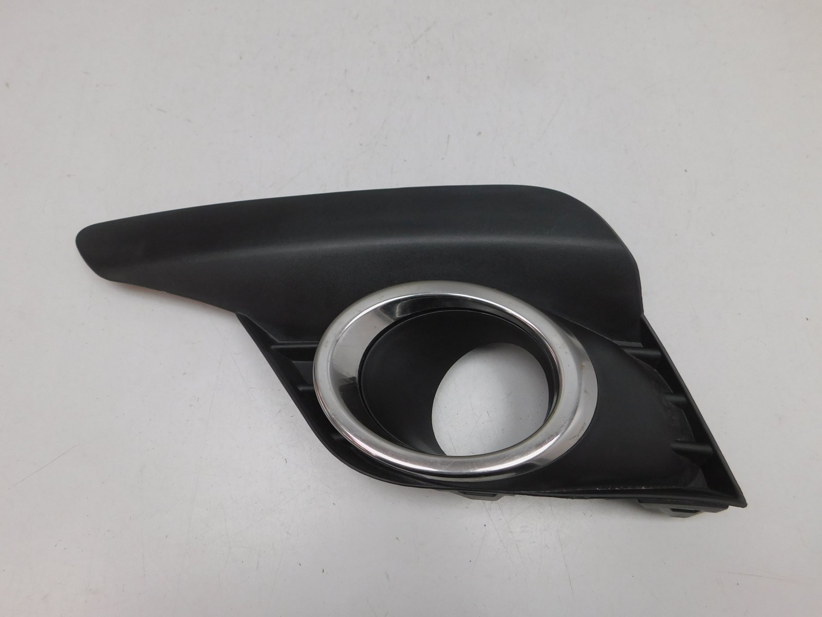 Решетка в бампер левая Renault Logan II 2014>