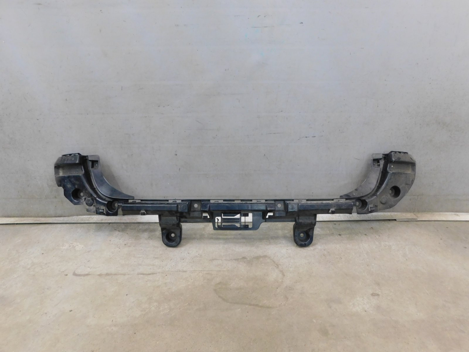 Кронштейн заднего бампера BMW X1 E84 2009-2015