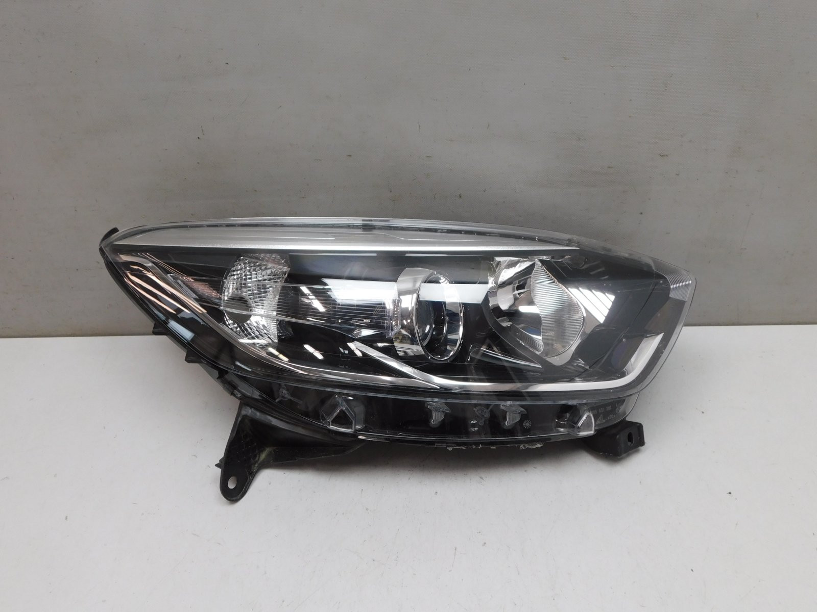 Фара правая Renault Kaptur 2016>