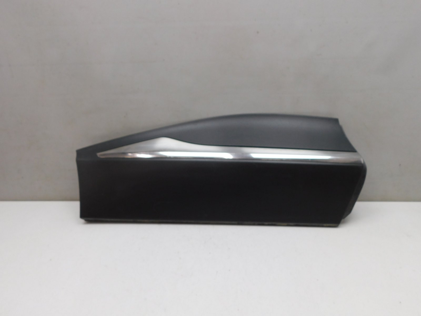 Накладка двери задней правой Renault Kaptur 2016>