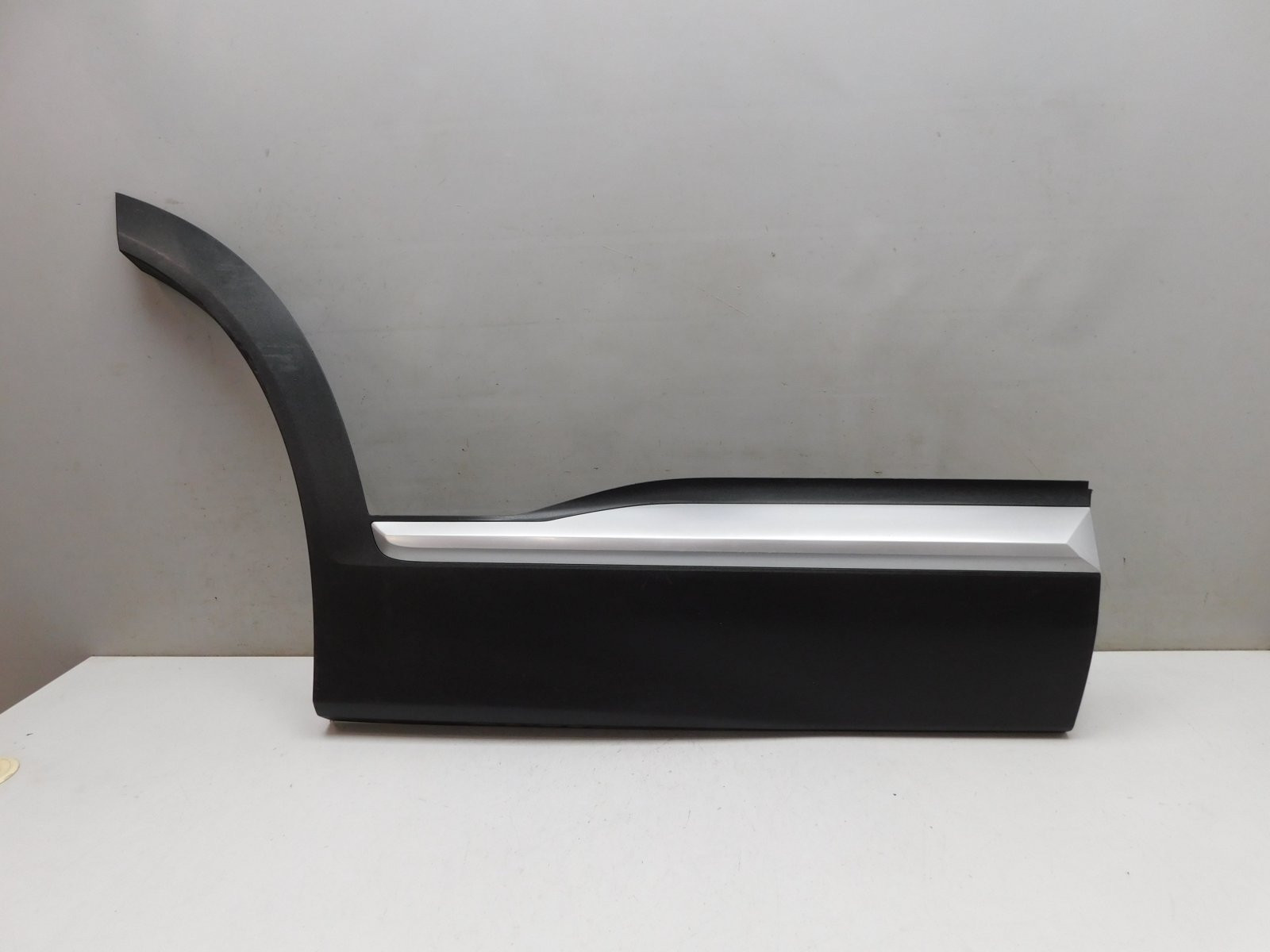 Накладка двери задней правой Hyundai Santa Fe (TM) 2018>