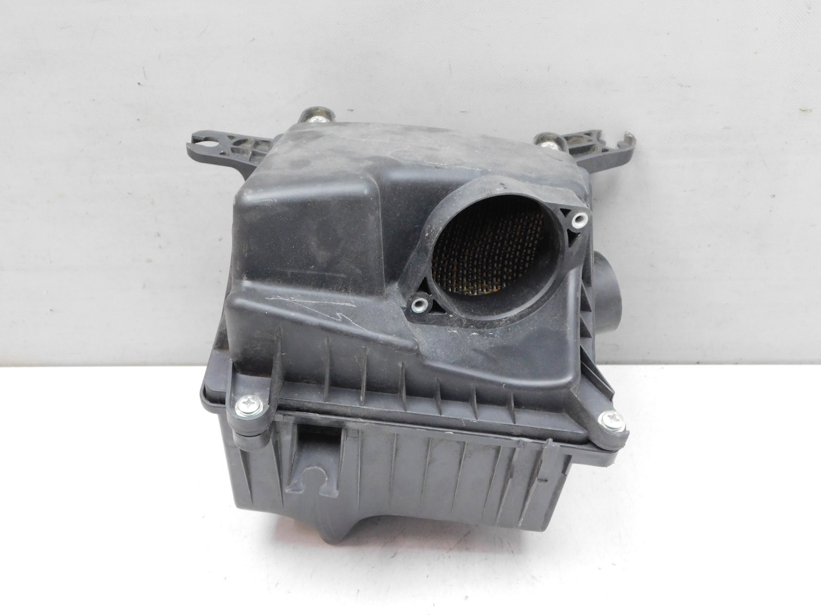 Корпус воздушного фильтра VAZ Lada Granta 2011>