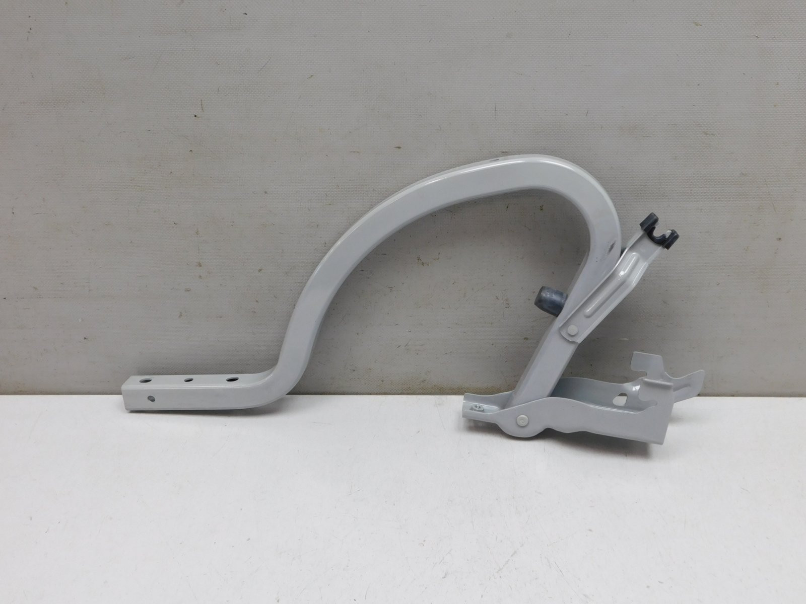 Петля крышки багажника Kia Cerato 2018>