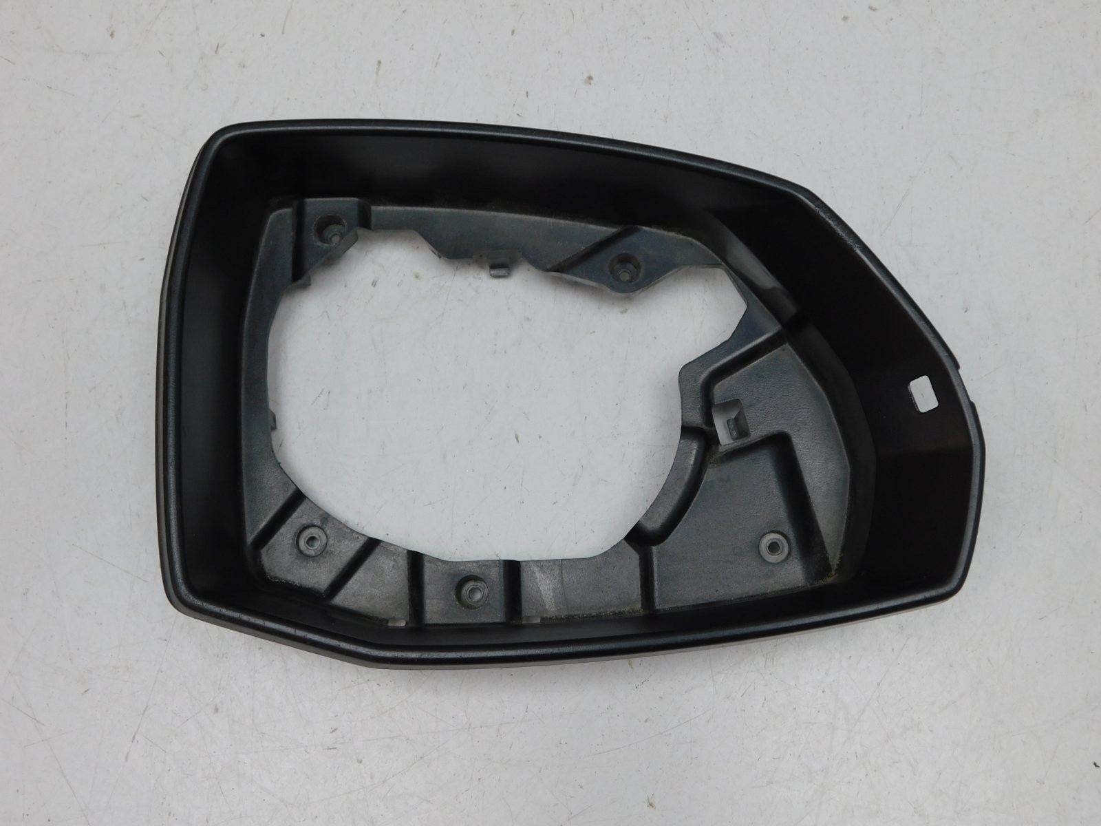 Накладка зеркала правого Audi Q7 [4M] 2015>