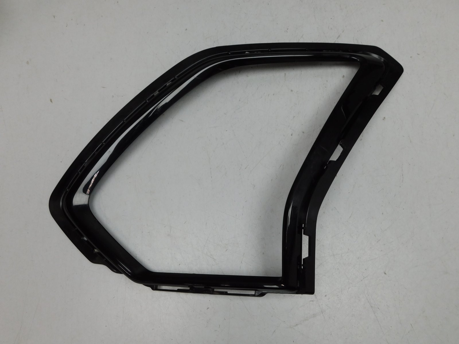 Накладка переднего бампера Omoda C5 2022>