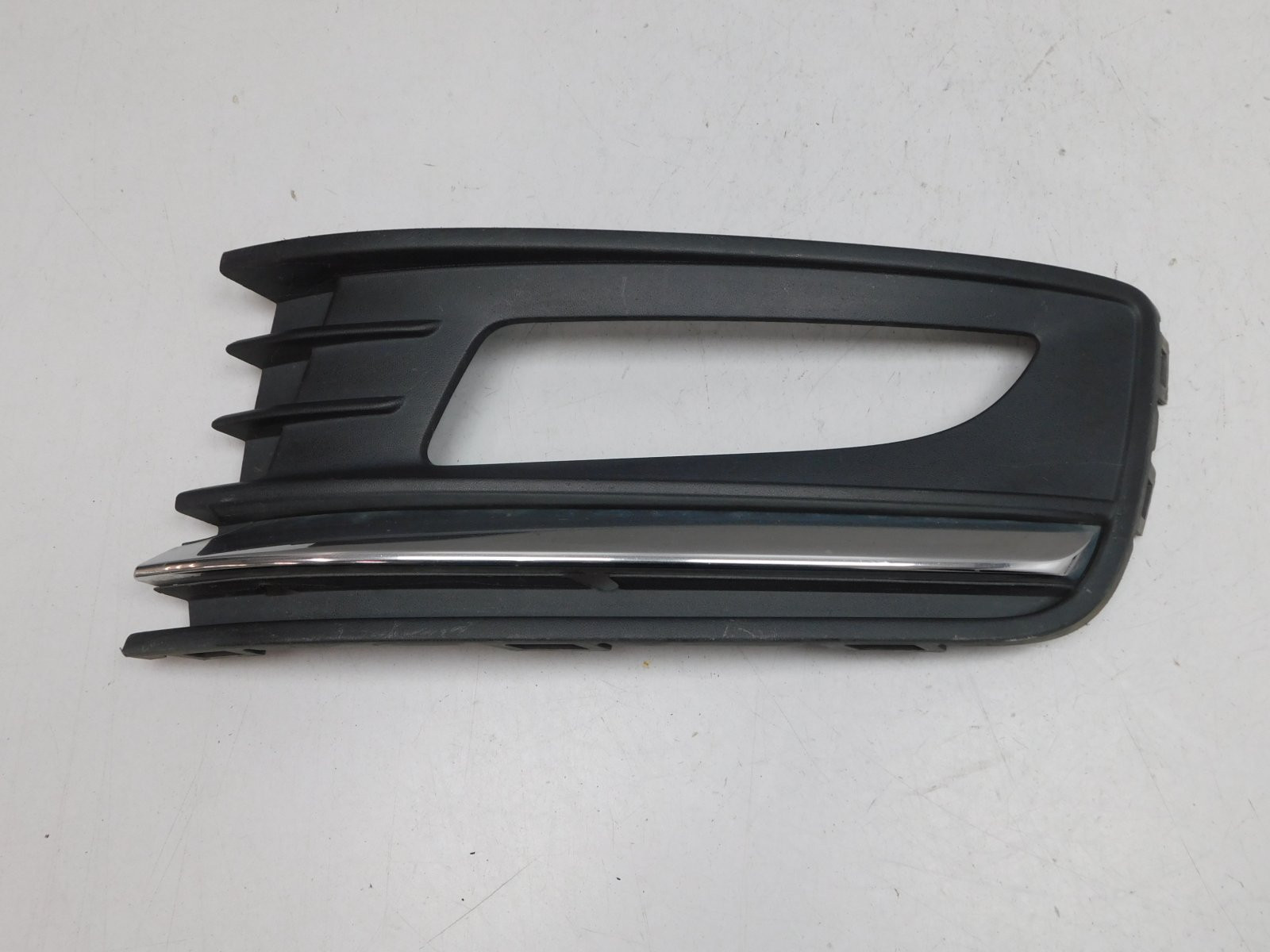 Решетка в бампер левая Volkswagen Polo Sedan 2011-2020