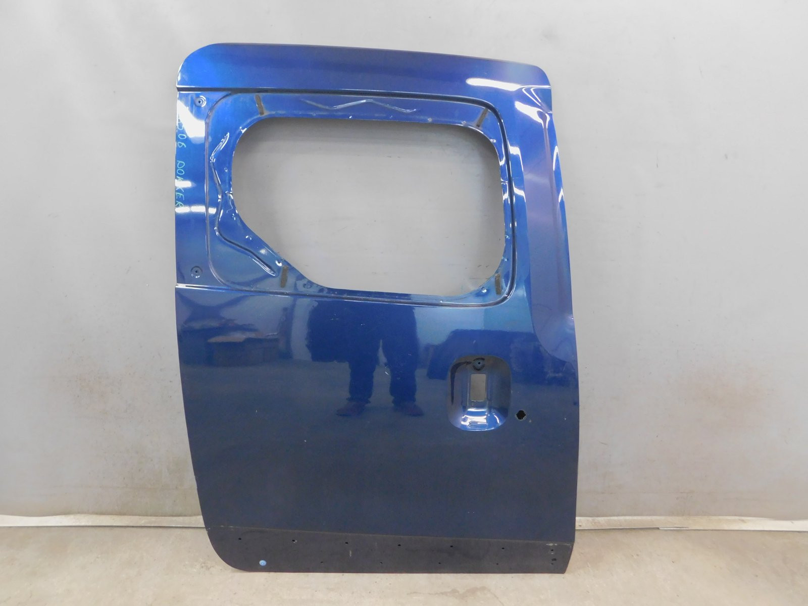 Дверь сдвижная Renault Dokker 2012>