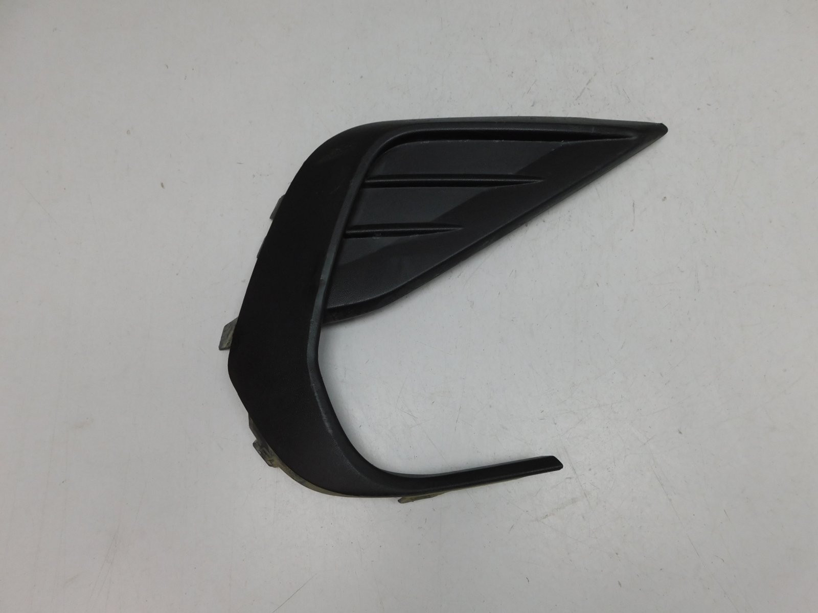 Решетка в бампер правая Volkswagen Tiguan 2017>