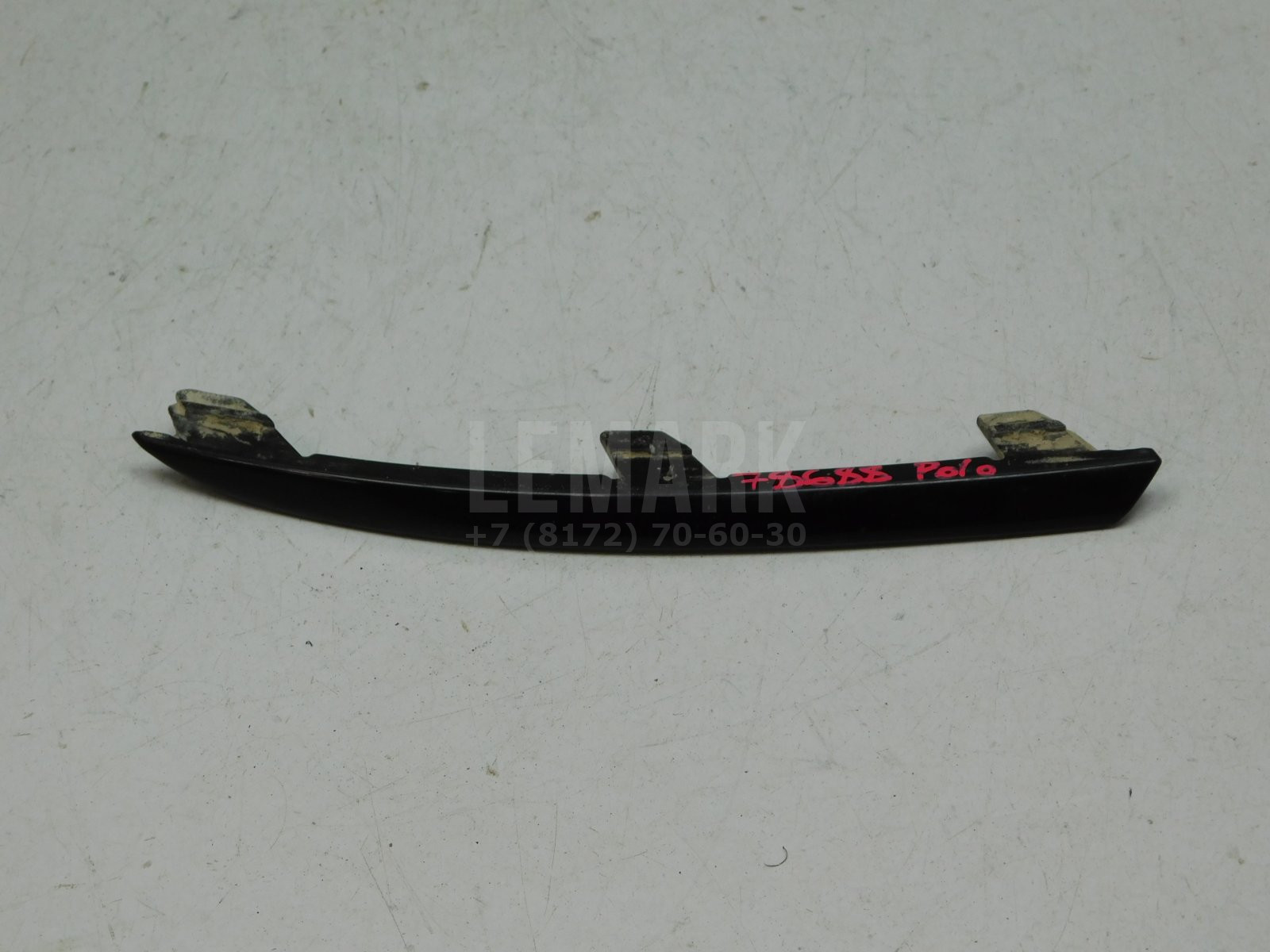 Молдинг заднего бампера Volkswagen Polo Sedan 2011-2020 6RF853841