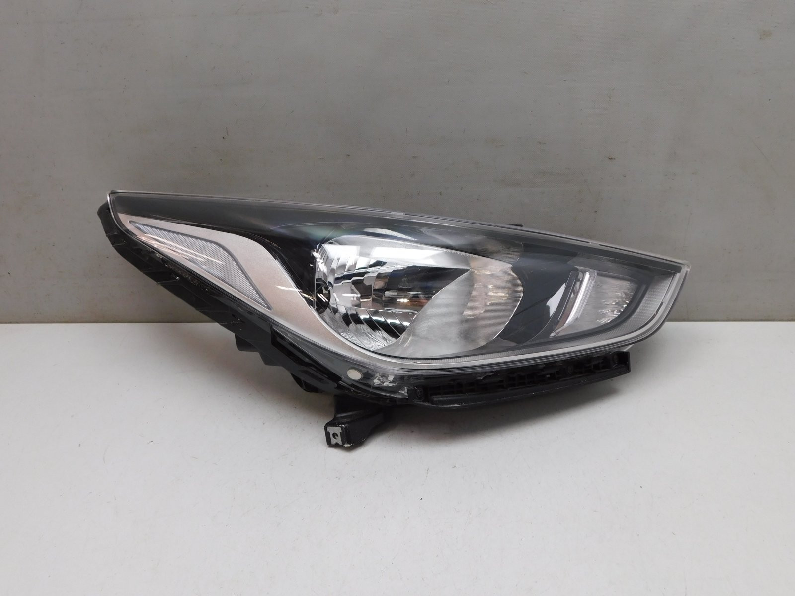 Фара правая Hyundai Solaris 2017>