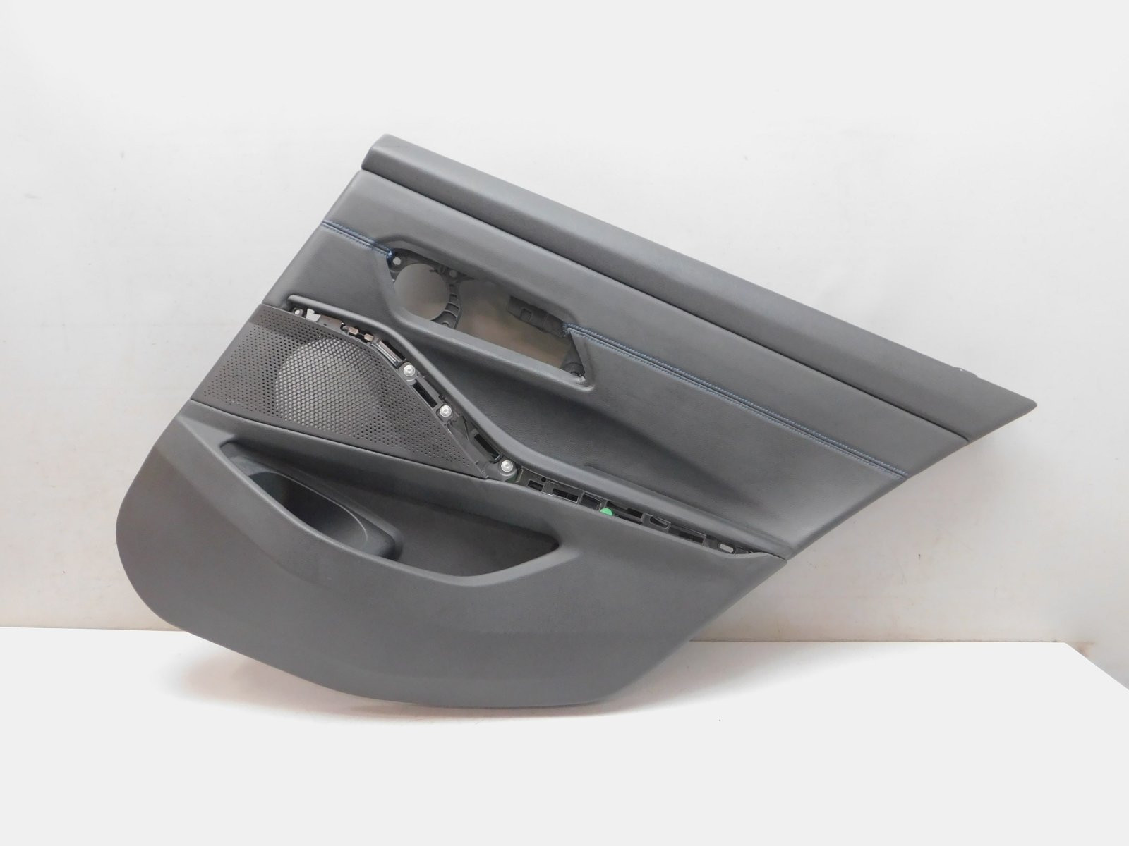 Обшивка двери задней правой BMW 3-серия G20 2018>