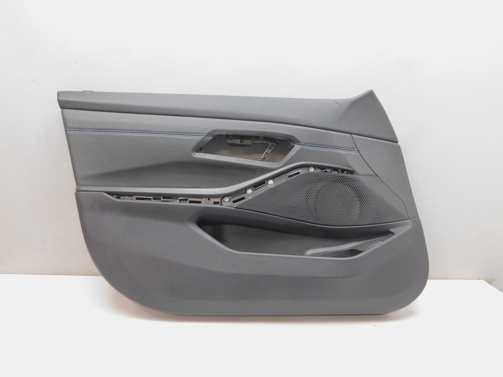 Обшивка двери передней левой BMW 3-серия G20 2018>