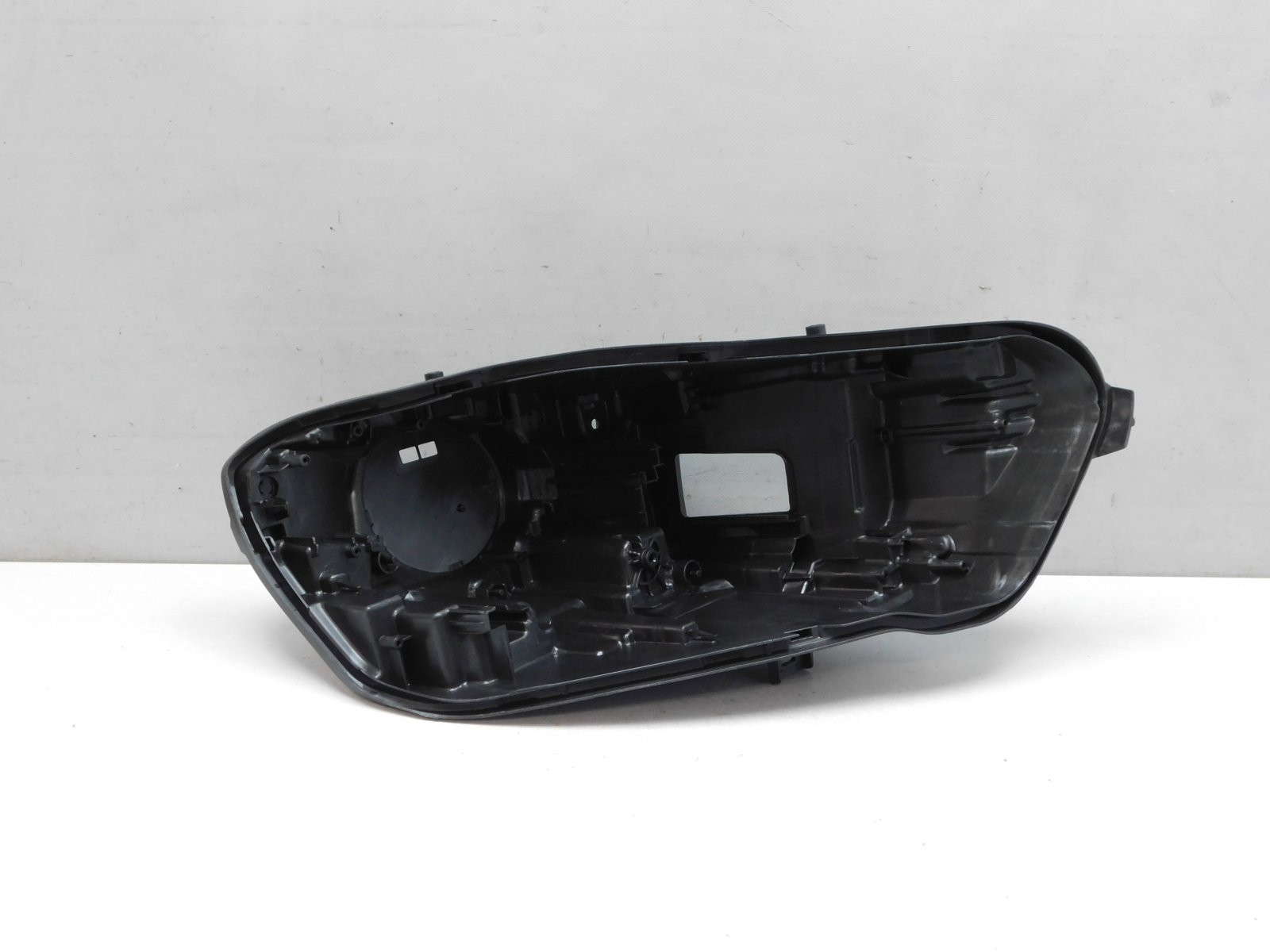 Корпус фары правой Mercedes-Benz CLA-klasse II C118 2019>