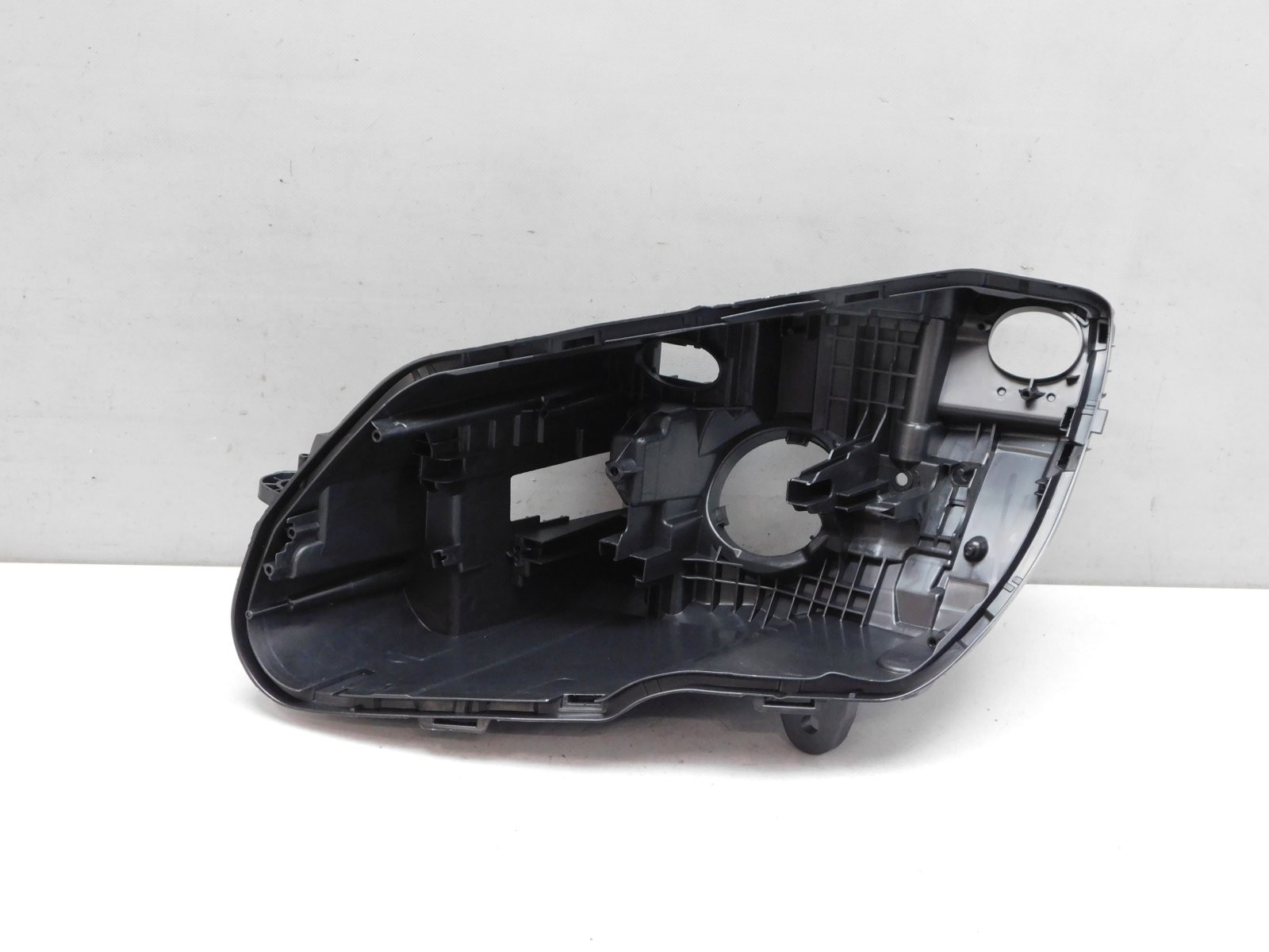 Корпус фары левой Mercedes-Benz C-Klasse W205 2013>