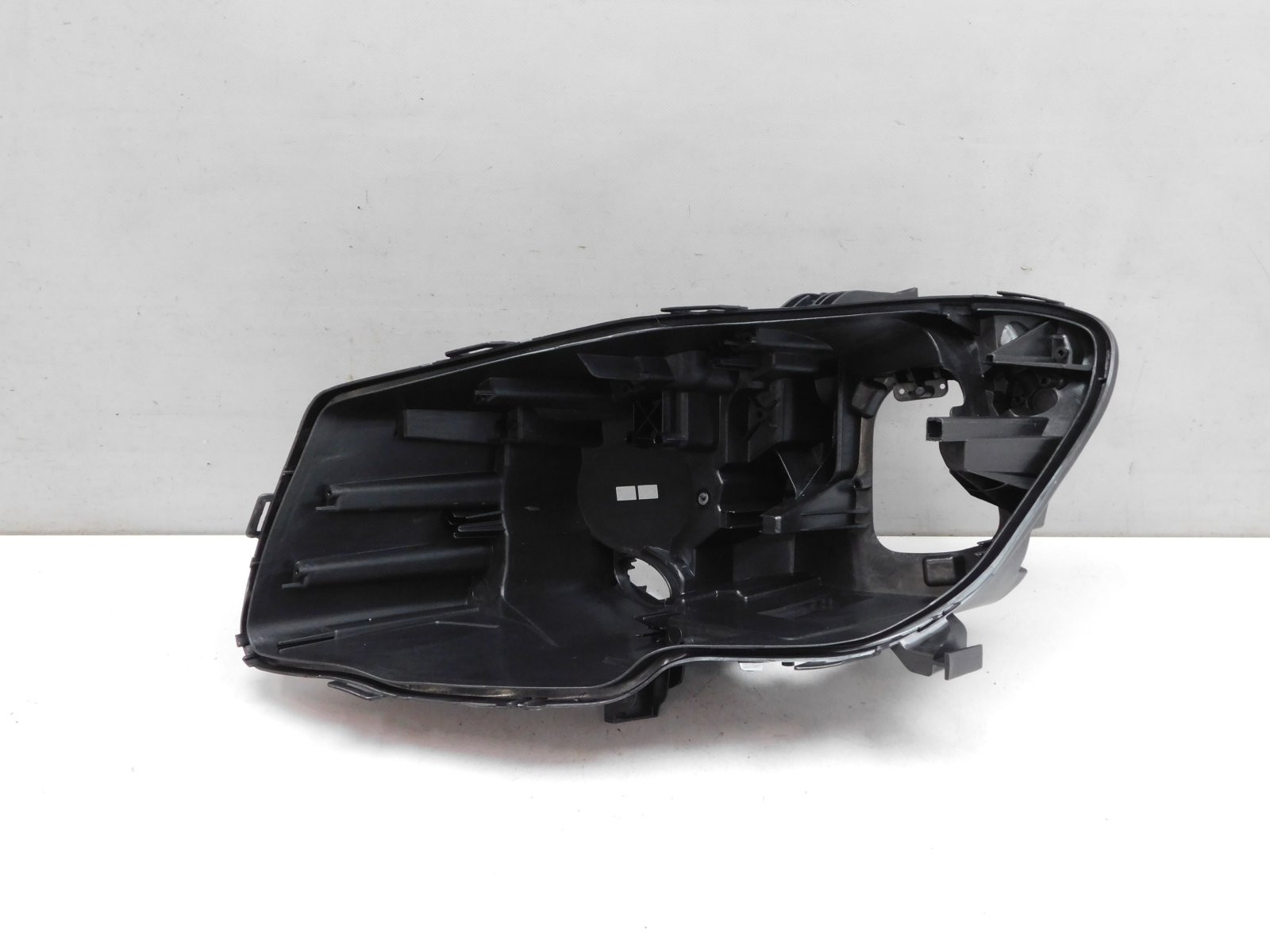 Корпус фары левой Mercedes-Benz CLA-Klasse C117 2013>