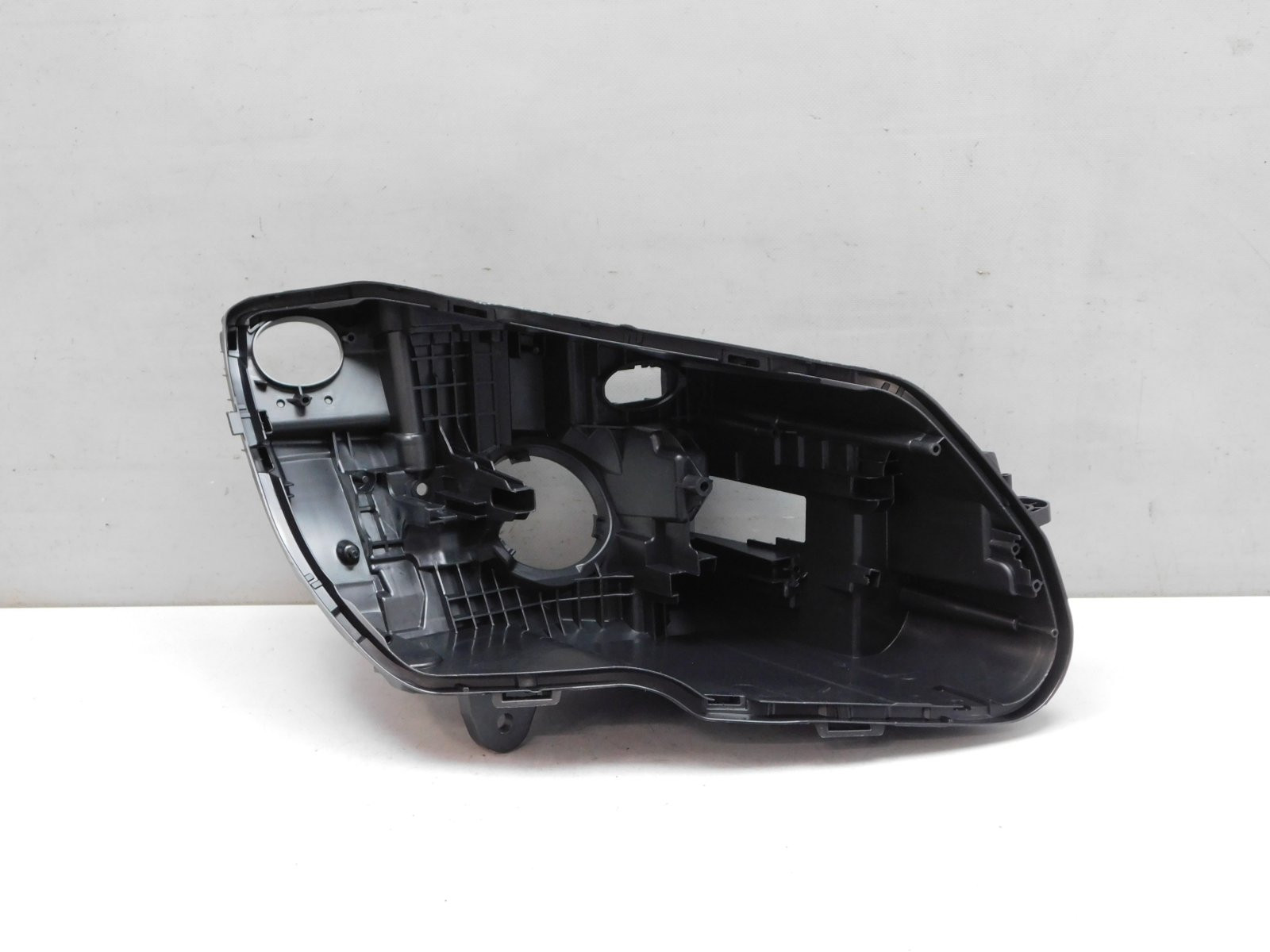 Корпус фары правой Mercedes-Benz C-Klasse W205 2013>