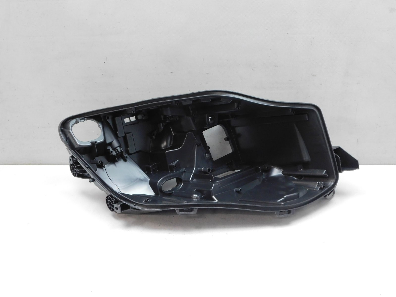 Корпус фары правой Mercedes-Benz M-Klasse (ML/GLE) W166 2011>