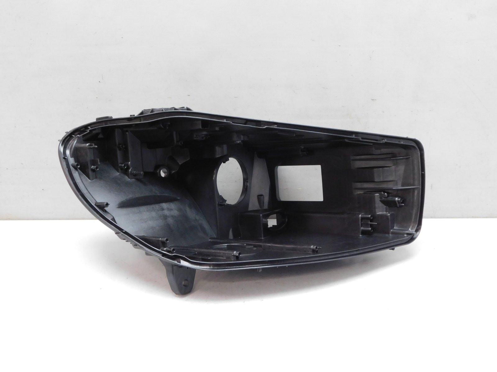 Корпус фары правой Mercedes-Benz C-Klasse W206 2021>