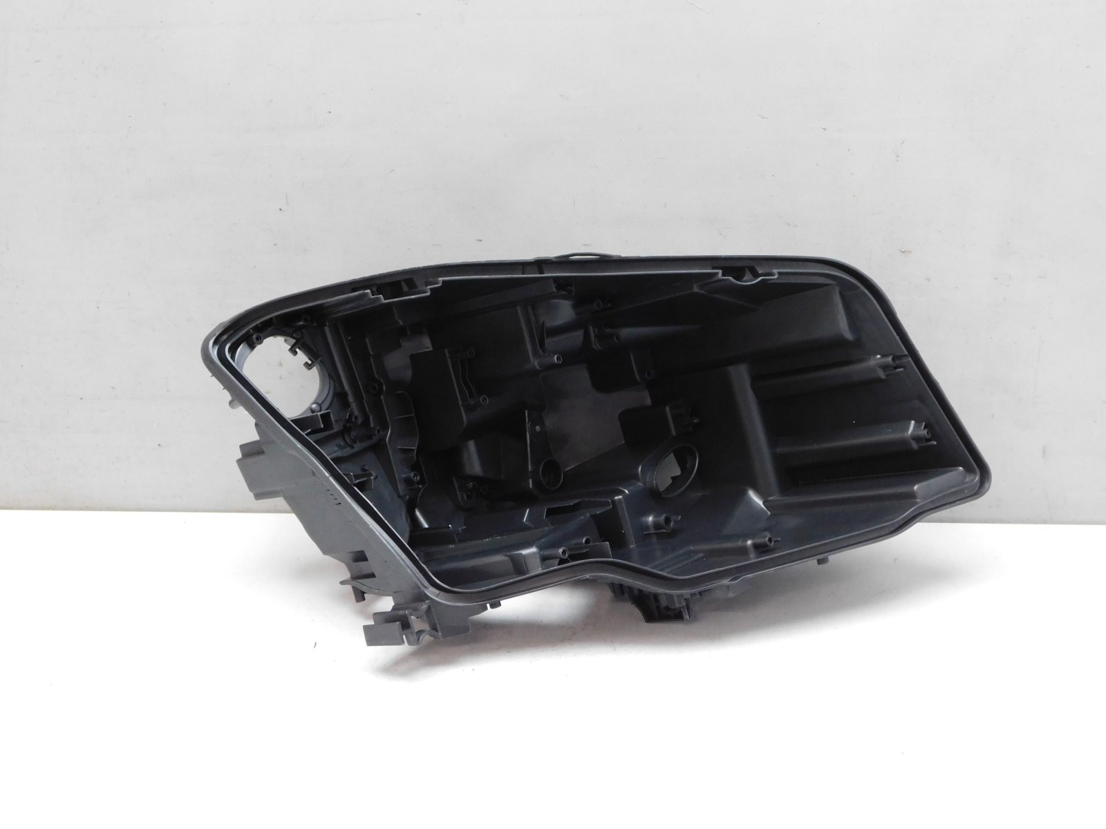 Корпус фары правой Mercedes-Benz GLA-Class X156 2014>