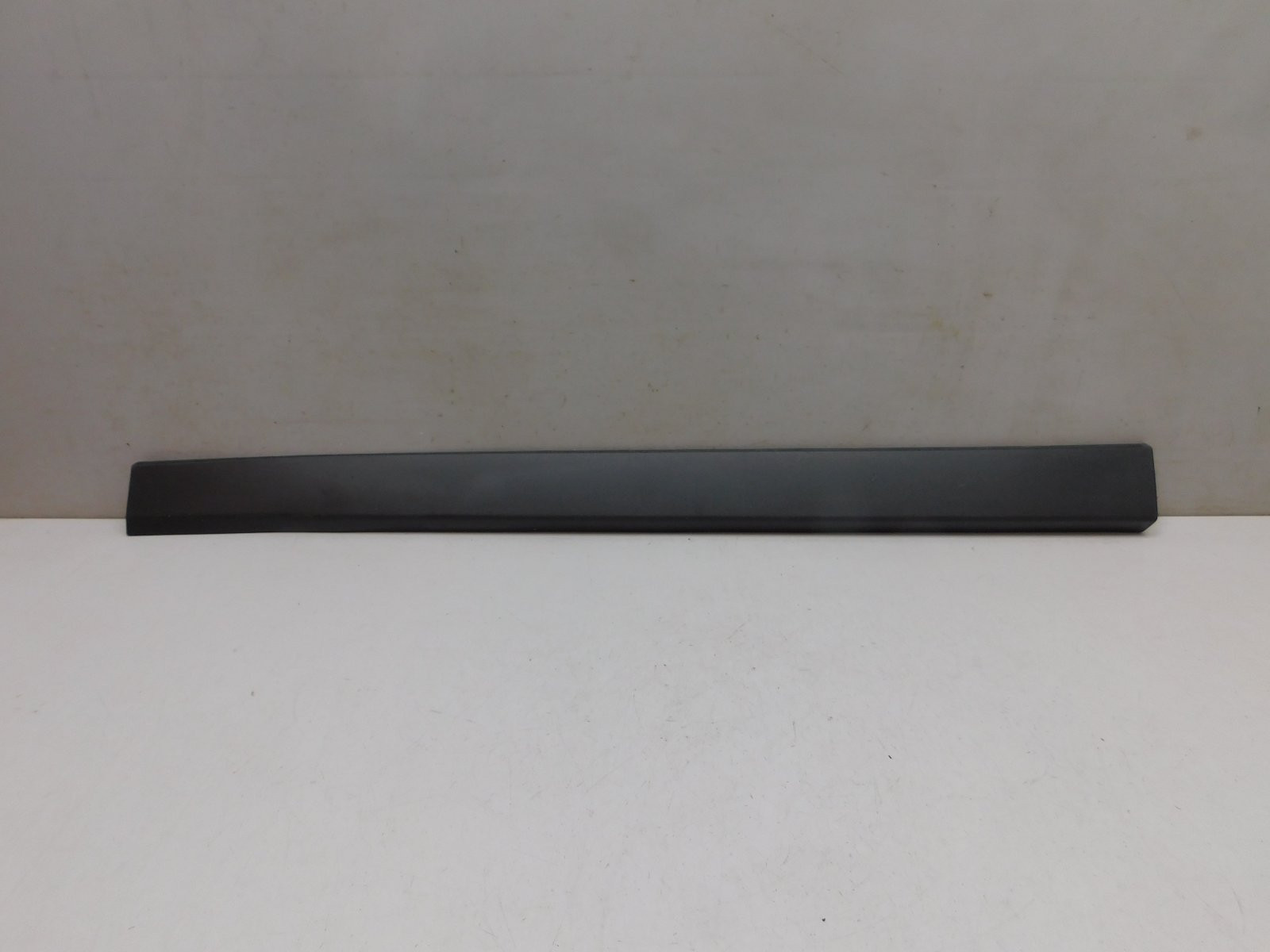 Накладка двери передней правой BMW X1 F48 2015>