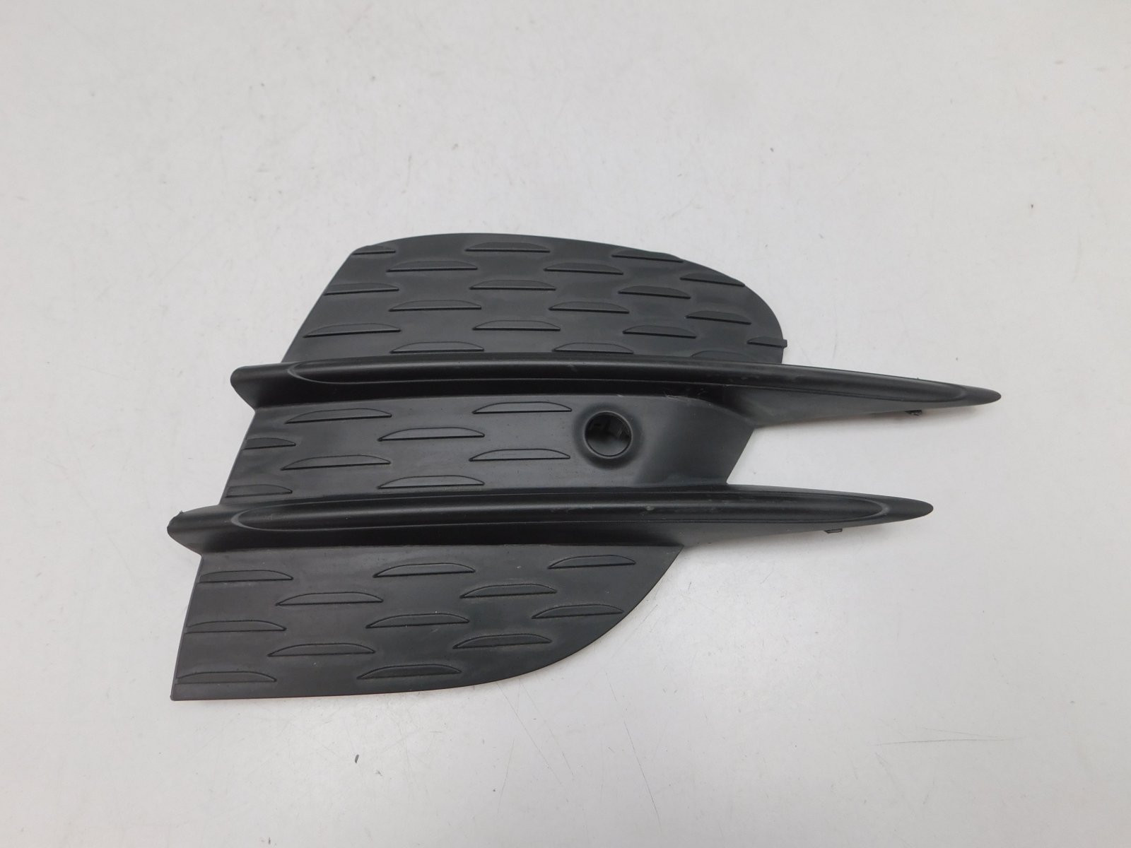 Решетка в бампер правая Mercedes-Benz E-Klasse W213 2016>