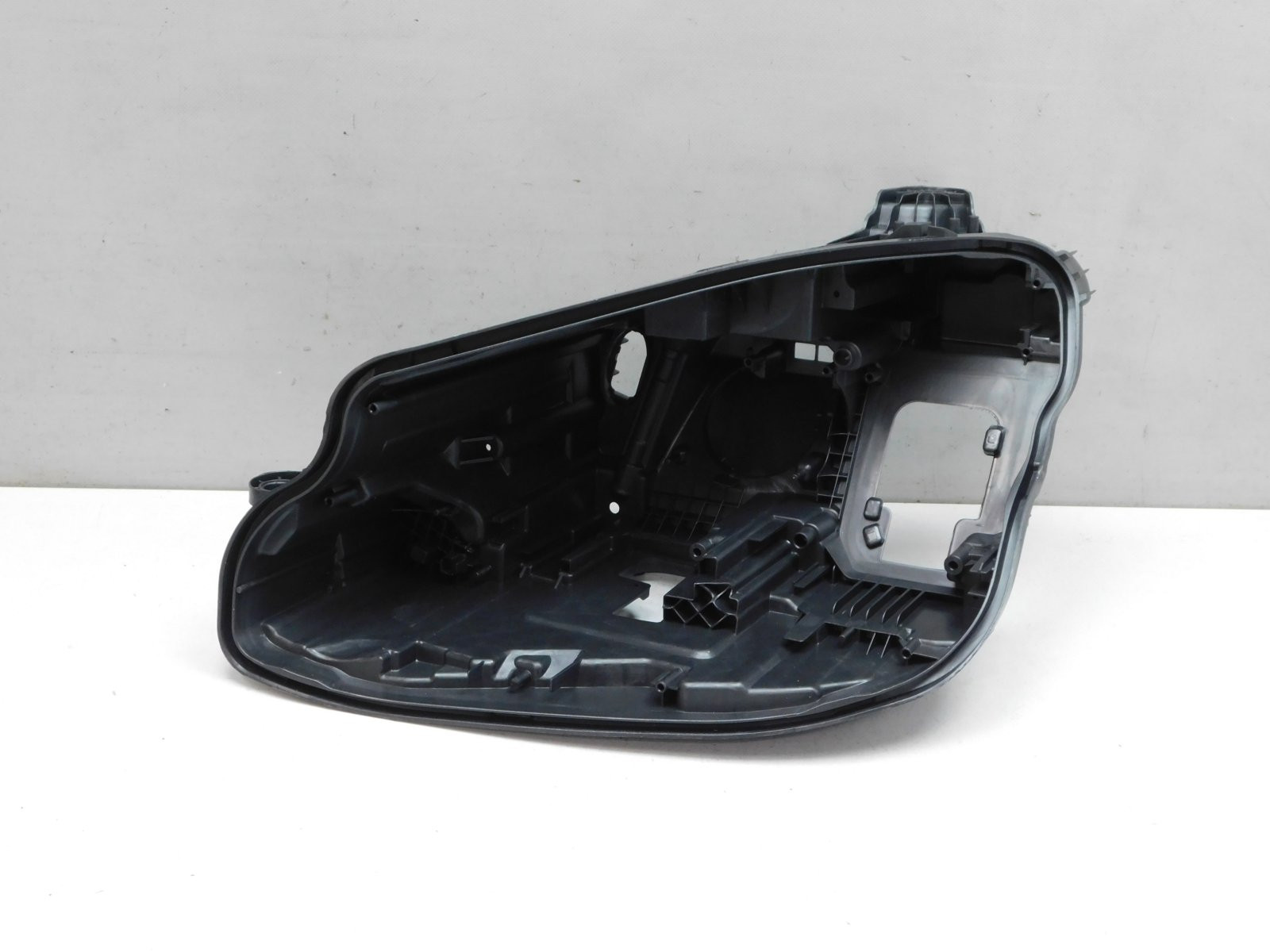 Корпус фары левой Mercedes-Benz E-Klasse W213 2016>
