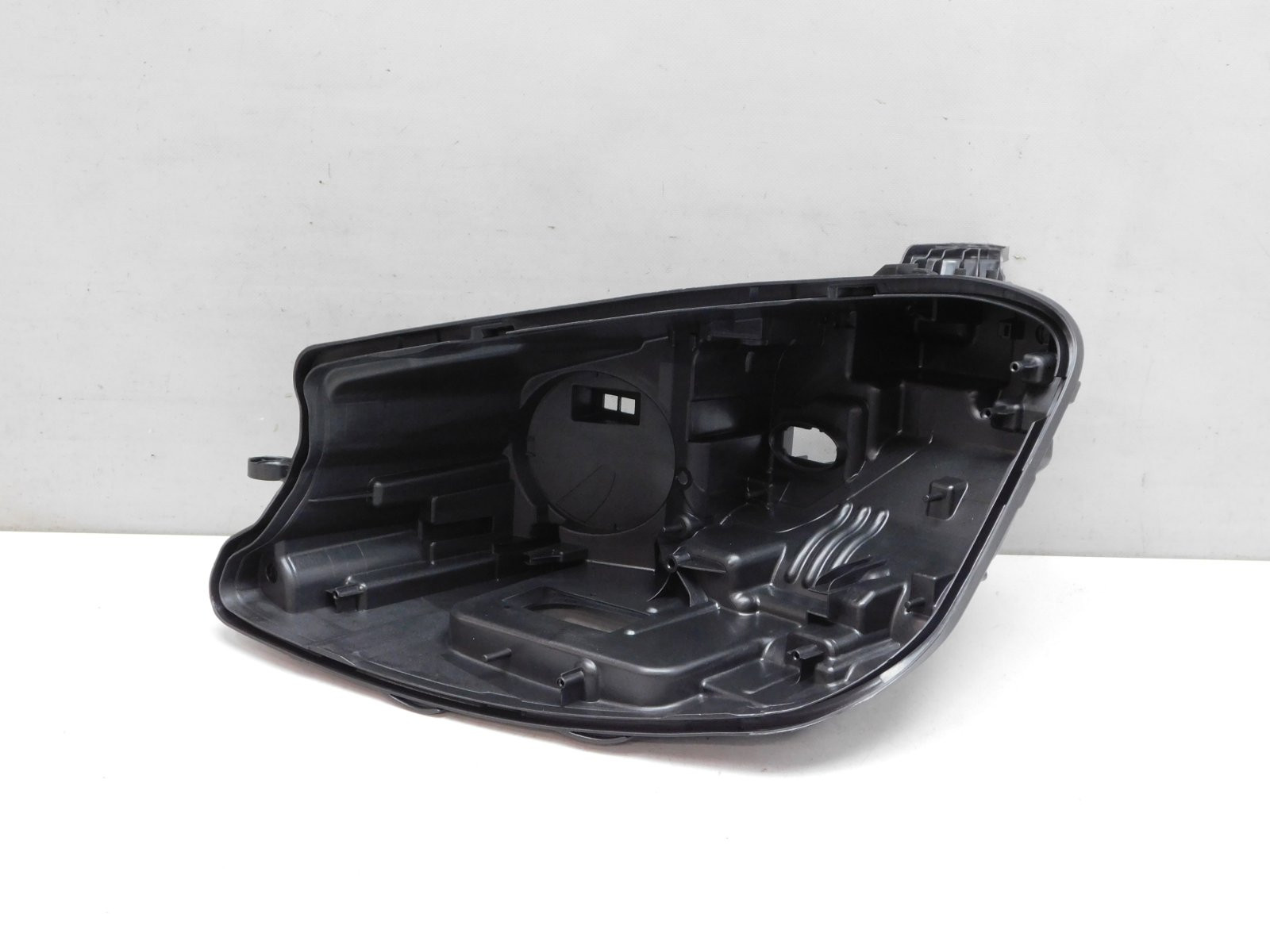 Корпус фары левой Mercedes-Benz E-Klasse W213 2016>