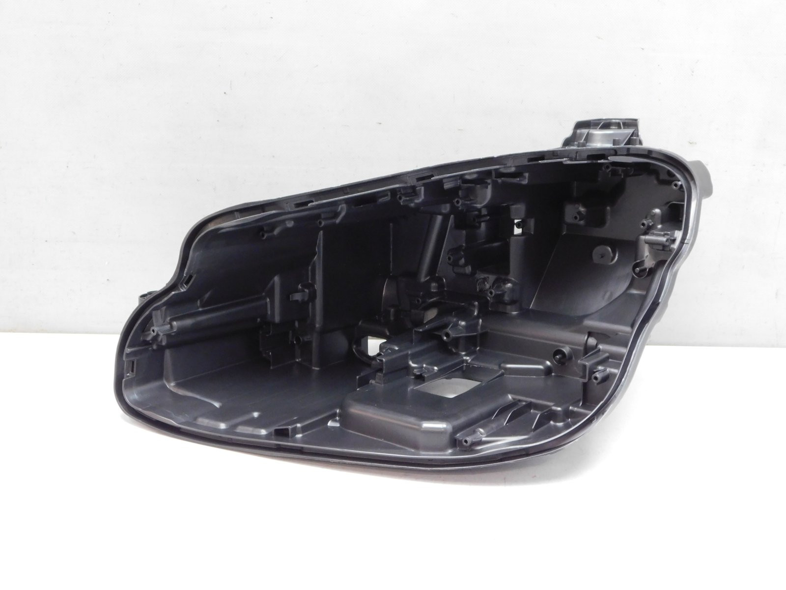 Корпус фары левой Mercedes-Benz E-Klasse W213 2016>