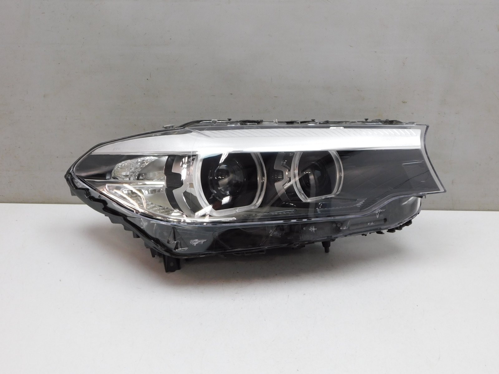 Фара правая BMW 5-серия G30 2016>