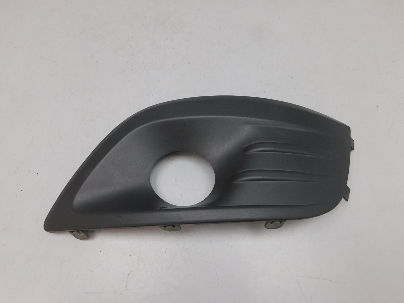 Решетка в бампер левая VAZ Lada Largus 2011>